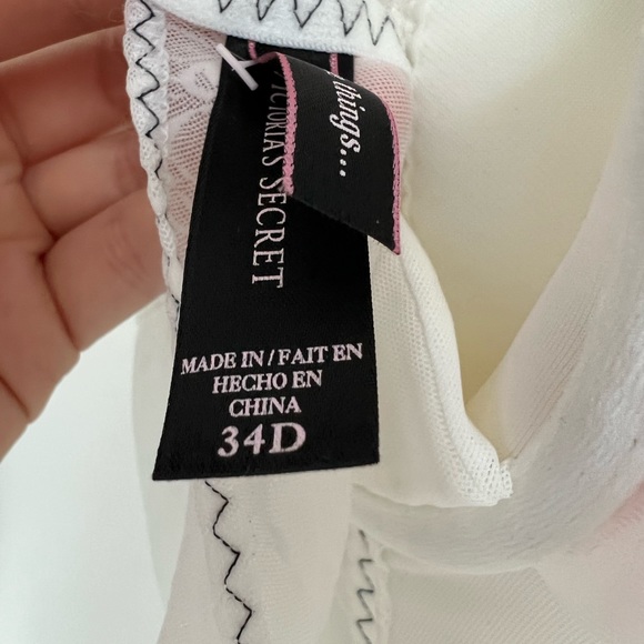 Victoria Secret intimates - Picture 3 of 3